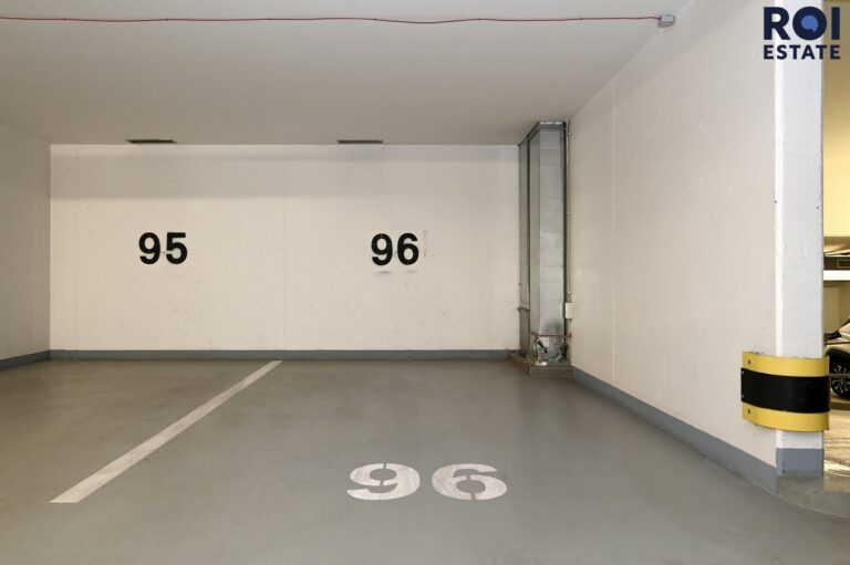 Pronájem bytu 3+kk 75 m² s klimatizací a parkovacím stáním, Praha – Smíchov
