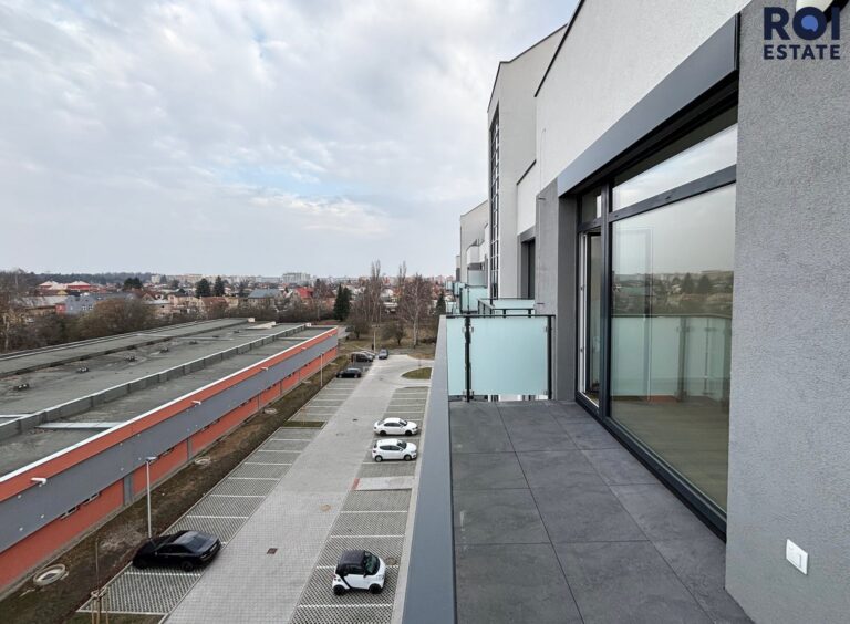 Pronájem bytu 4+kk 96 m², s balkony a parkovacím stáním, Kladno – Kročehlavy