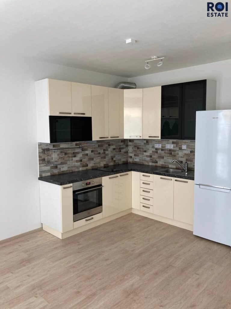 Pronájem bytu 2+kk, 45m² s nadstandardní terasou a garážovým stáním – Brno – Žebětín