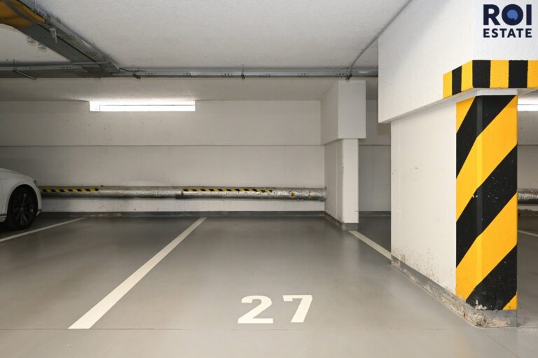 Moderní 2+kk s lodžií, sklepem a garážovým stáním v Uhříněvsi