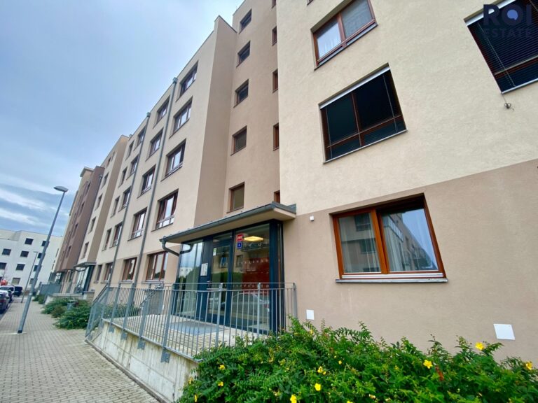 Pronájem bytu 1+kk 40 m² s klimatizací a parkovacím stáním, Praha – Stodůlky