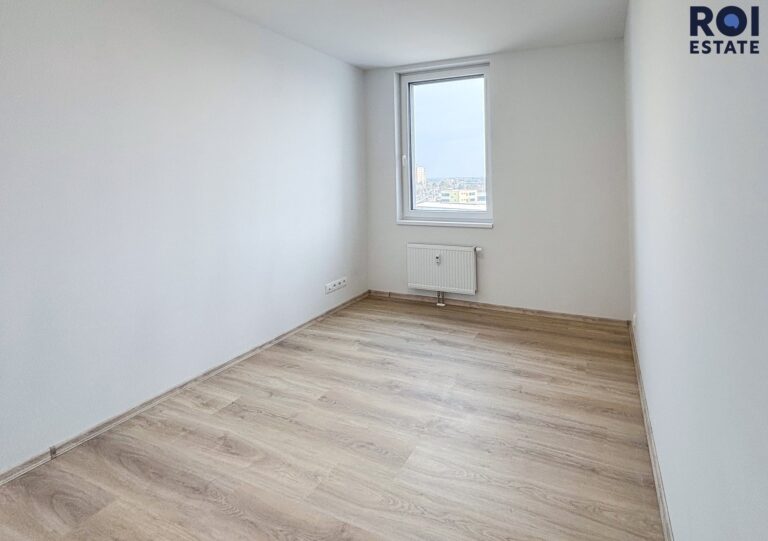 Pronájem bytu 4+kk 96 m², s balkony a parkovacím stáním, Kladno – Kročehlavy