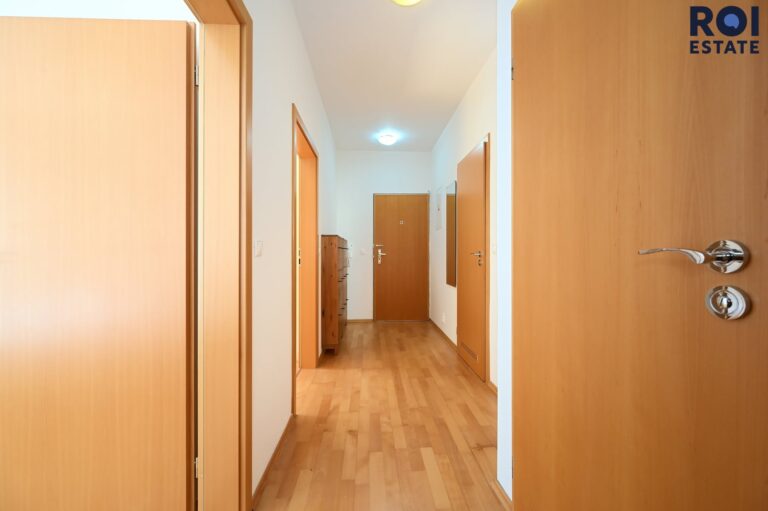 Pronájem bytu 3+kk 75 m² s klimatizací a parkovacím stáním, Praha – Smíchov