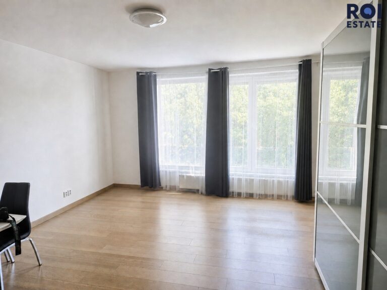 Pronájem bytu 1+kk 37 m² se sklepem a parkovacím stáním, Praha – Michle