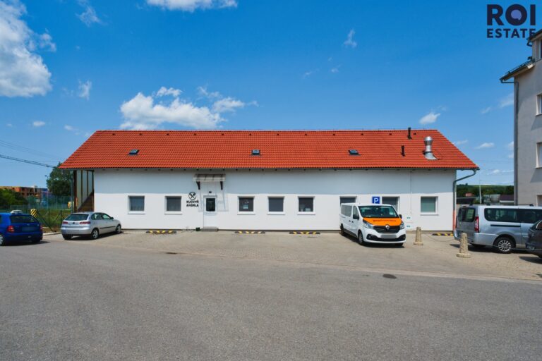 Pronájem kanceláře/obchodního prostoru 18 m²  – Slavkov u Brna