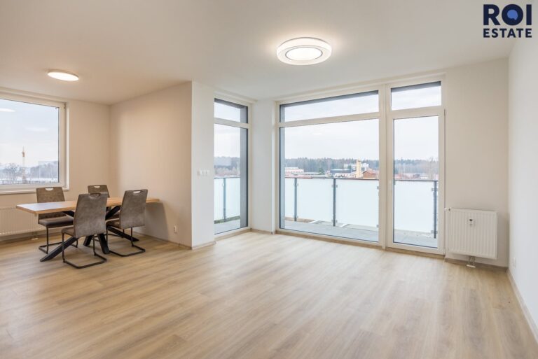 Pronájem bytu 4+kk 96 m², s balkony a parkovacím stáním, Kladno – Kročehlavy