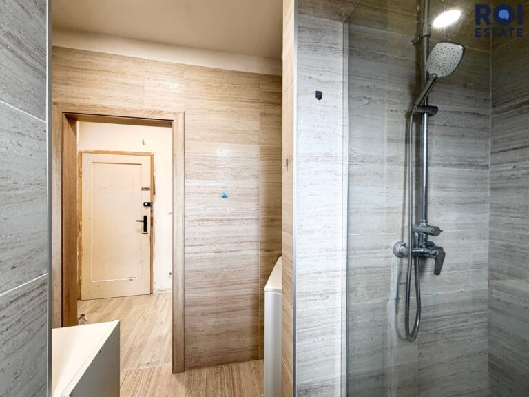 Pronájem bytu 2+1 , 55 m2 + sklep 12  m², Adamov, Ronovská