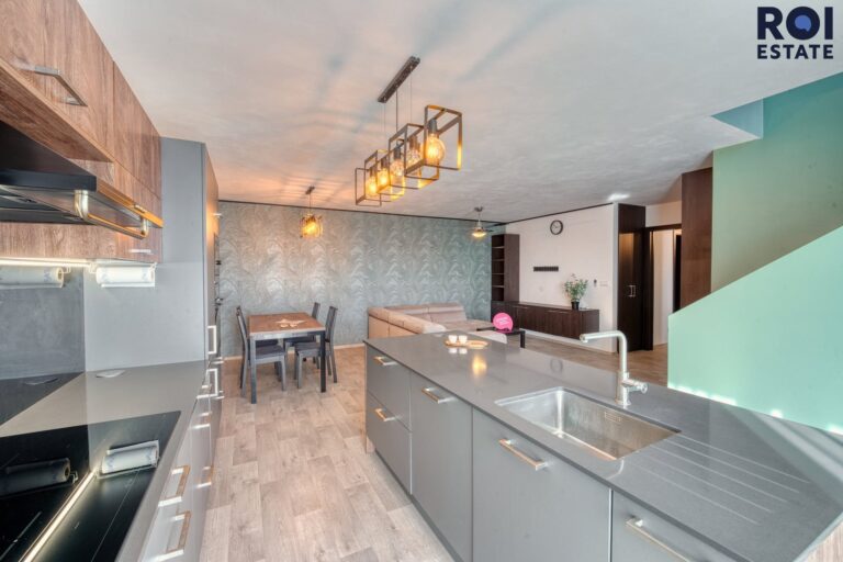 Pronájem bytu 4+kk, 113 m² – Mokrá-Horákov – Mokrá