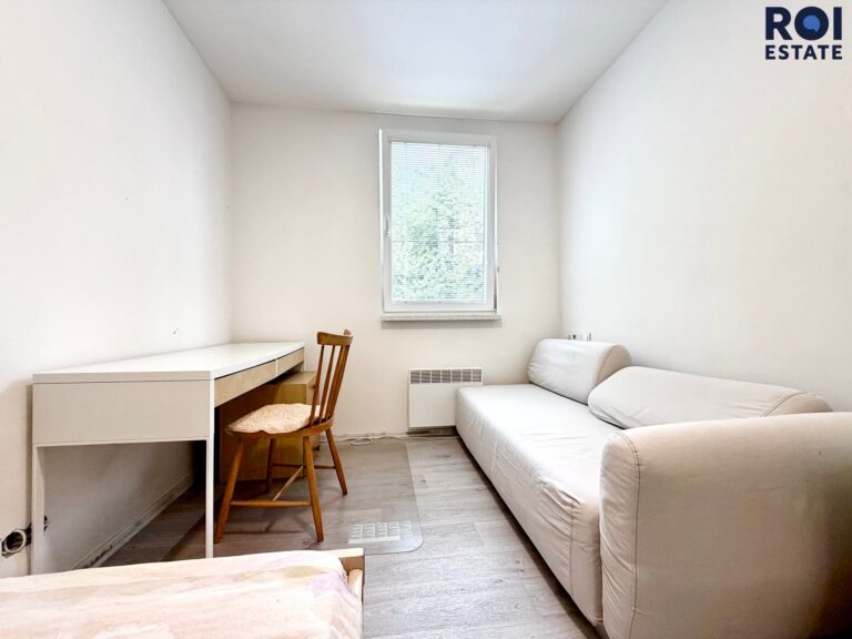 Pronájem bytu 2+1 , 55 m2 + sklep 12  m², Adamov, Ronovská