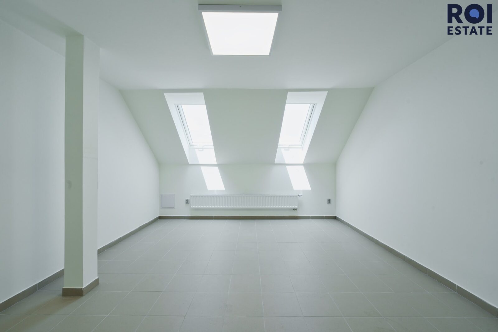 Pronájem kanceláře/obchodního prostoru 18 m²  – Slavkov u Brna