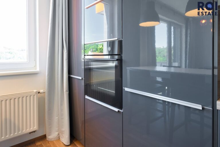 Pronájem bytu 2+kk, 62 m² – vč. garážového stání- Brno, Košinova – Královo Pole