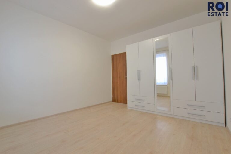Pronájem bytu 2+kk, 45m² s nadstandardní terasou a garážovým stáním – Brno – Žebětín
