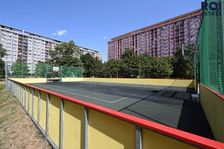 Prostorný byt 3+1 s lodžií přímo u metra Ládví – Praha Kobylisy