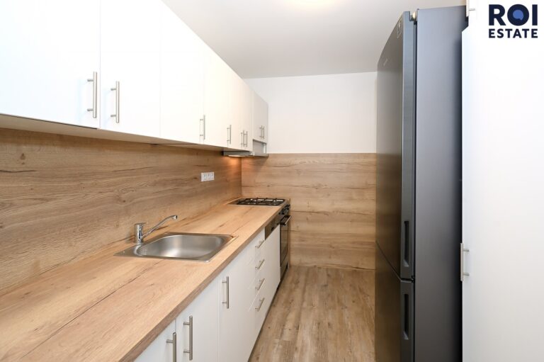Prostorný byt 3+1 po kompletní rekonstrukci s velkou lodžií – Praha Stodůlky