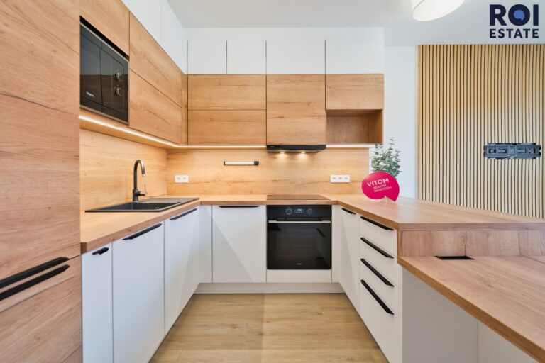Pronájem bytu 2+kk, 53 m² – Holubice- s klimatizací a včetně garážového stání