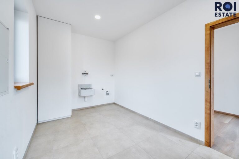 Prodej rodinného domu, celková ploha pozemku je 655 m2 , užitná plocha domu 133 m², Blažovice, Panská