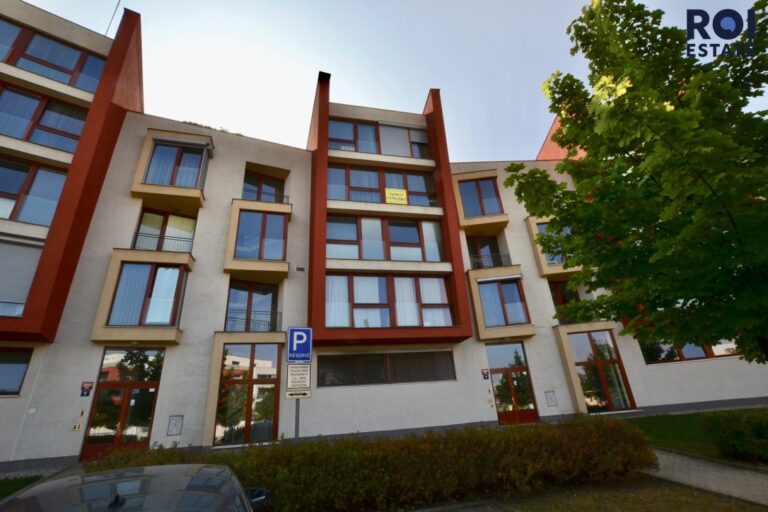 Pronájem bytu 1+kk, 30m² s parkováním, Praha 5 – Stodůlky