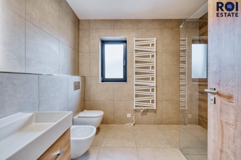 Prodej rodinného domu, celková ploha pozemku je 655 m2 , užitná plocha domu 133 m², Blažovice, Panská