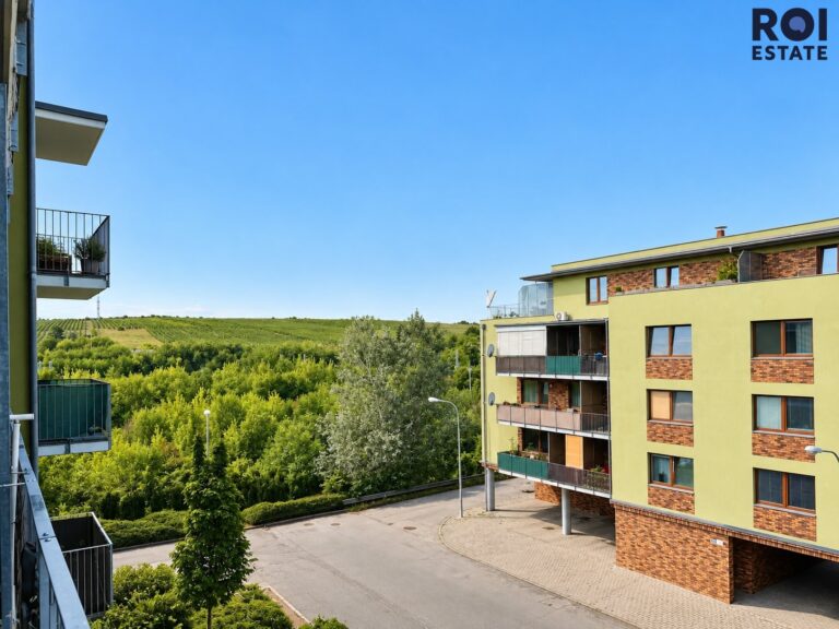 Moderní a skvěle řešený byt 2+kk (50 m²) s balkonem, sklepem a garážovým stáním – Brno, U Leskavy