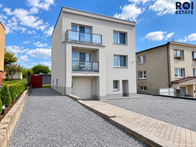 Pronájem bytu 2+1 s balkonem v novostavbě 54 m², parkovací stání, klimatizace, zahrádka, sklep – Nová Ves