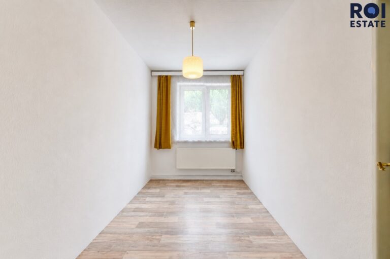 Prodej rodinného domu se zahradou a samostatným bytem 194 m², zahradou parkováním, Omice, celková plocha 1 083 m2