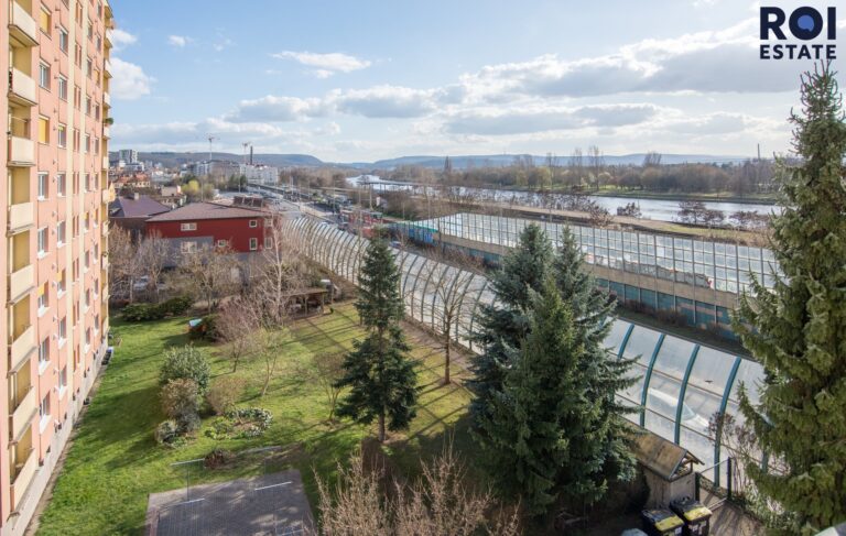 Světlý 2+kk s výhledem na Vltavu a zahradou – Praha 4, Modřany