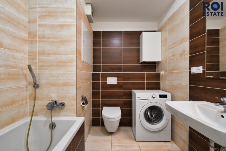 Prodej bytu 1+kk 39 m² s balkonem a sklepem Brno – Žebětín