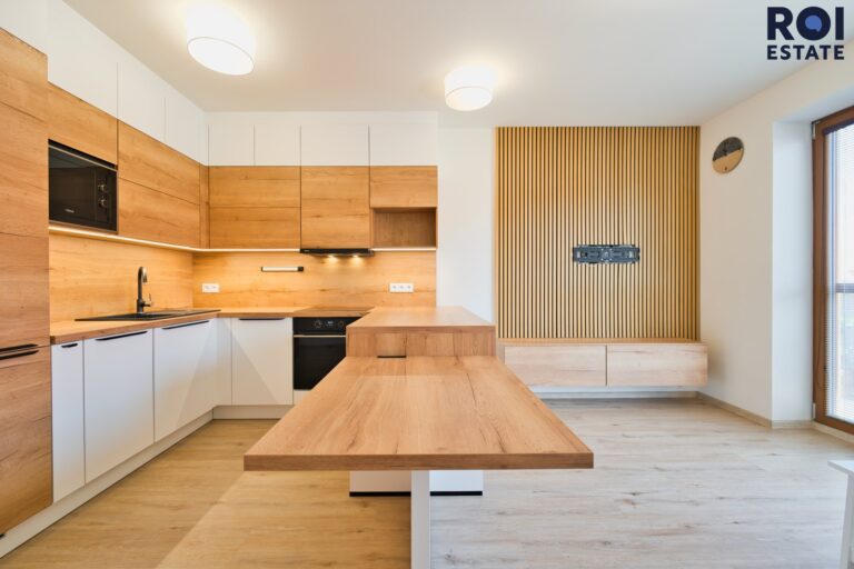 Pronájem bytu 2+kk, 53 m² – Holubice- s klimatizací a včetně garážového stání