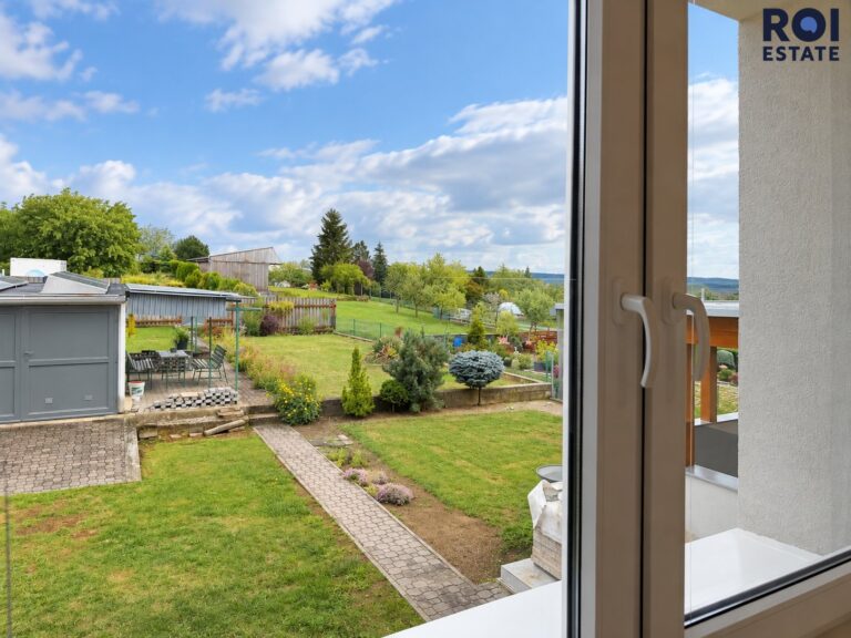 Pronájem bytu 2+1 s lodžií v novostavbě 54 m², parkovací stání, klimatizace, zahrádka, sklep – Nová Ves
