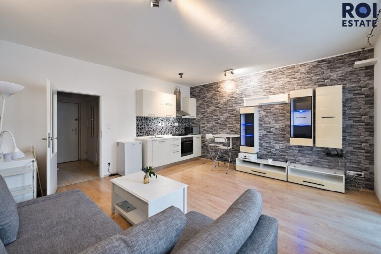 Prodej bytu 1+kk 39 m² s balkonem a sklepem Brno – Žebětín