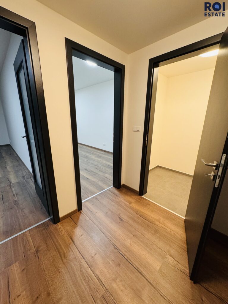 Pronájem bytu 2+kk, 63 m² s terasou a parkovicím stáním, Kolbenova – Praha – Vysočany