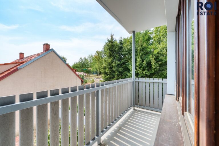 Prodej rodinného domu se zahradou a samostatným bytem 194 m², zahradou parkováním, Omice, celková plocha 1 083 m2