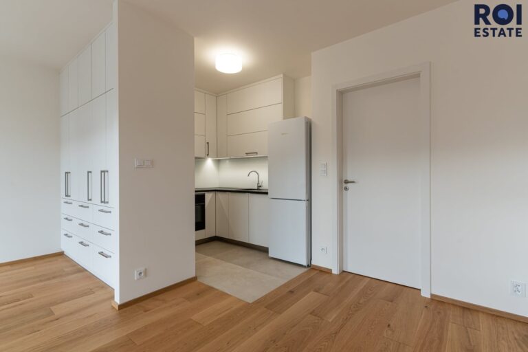 Světlé 1+kk s balkonem v 6. patře novostavby v Kralupech nad Vltavou