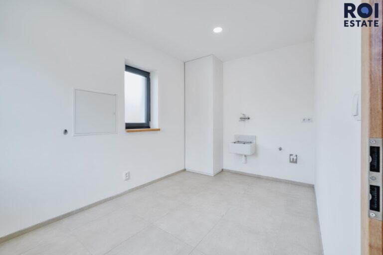 Prodej rodinného domu, celková ploha pozemku je 655 m2 , užitná plocha domu 133 m², Blažovice, Panská