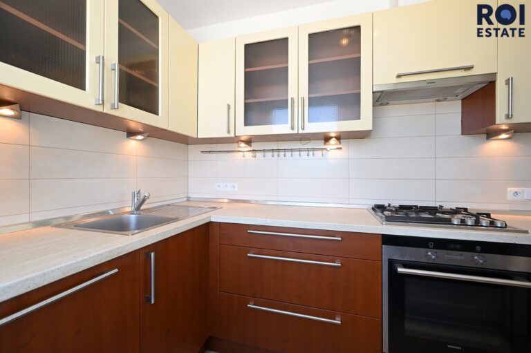 Pronájem bytu 3+1 72 m² s prostornou lodžií, Kladno – Kročehlavy