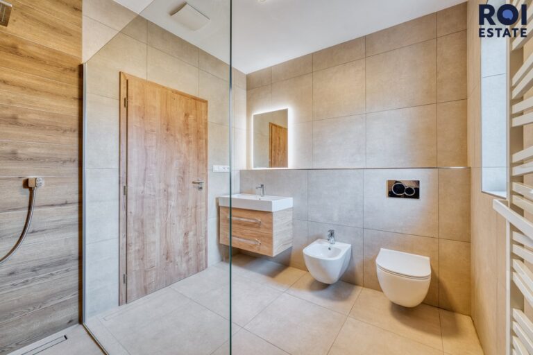 Prodej rodinného domu, celková ploha pozemku je 655 m2 , užitná plocha domu 133 m², Blažovice, Panská