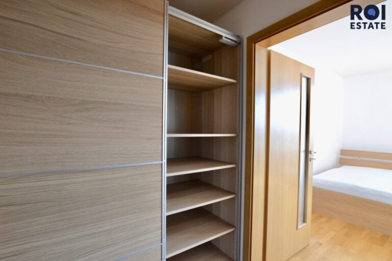 Pronájem bytu 1+kk, 30m² s parkováním, Praha 5 – Stodůlky