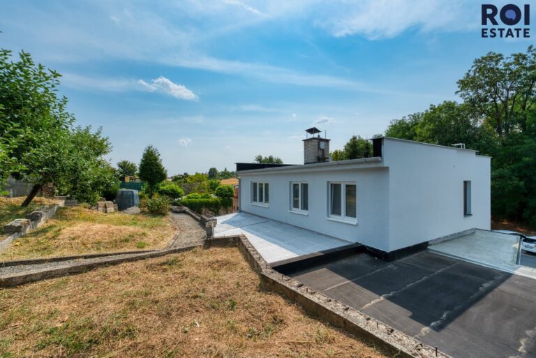 Prodej rodinného domu se zahradou a samostatným bytem 194 m², zahradou parkováním, Omice, celková plocha 1 083 m2