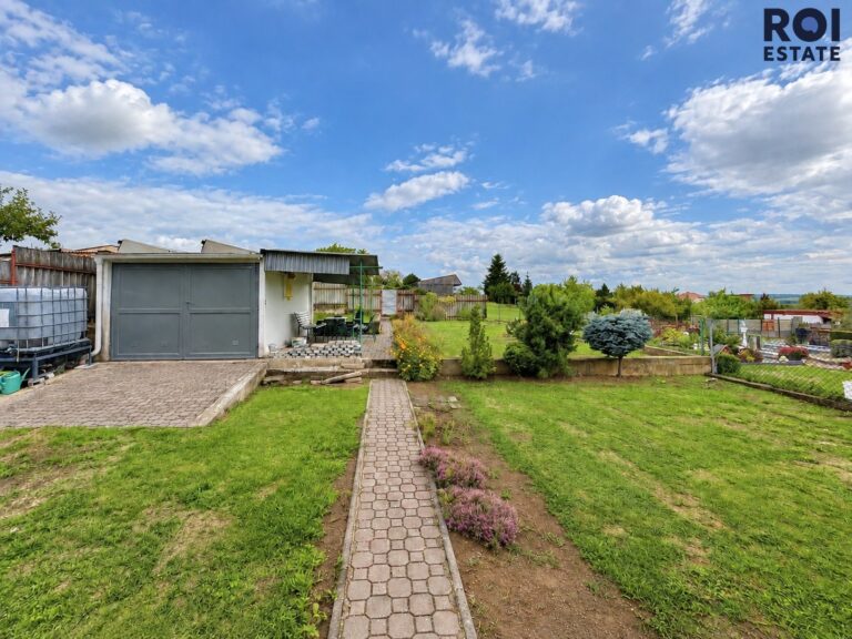 Pronájem bytu 2+1 s balkonem v novostavbě 54 m², parkovací stání, klimatizace, zahrádka, sklep – Nová Ves