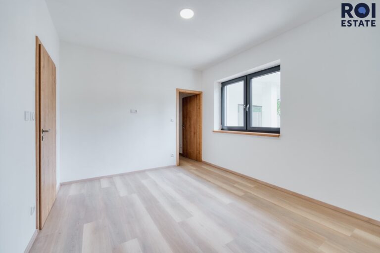 Prodej rodinného domu, celková ploha pozemku je 655 m2 , užitná plocha domu 133 m², Blažovice, Panská