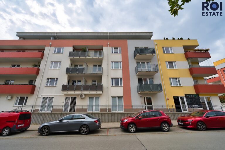 Prodej bytu 1+kk 39 m² s balkonem a sklepem Brno – Žebětín