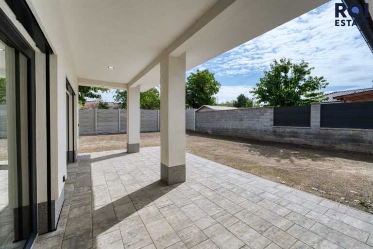Prodej rodinného domu, celková ploha pozemku je 655 m2 , užitná plocha domu 133 m², Blažovice, Panská