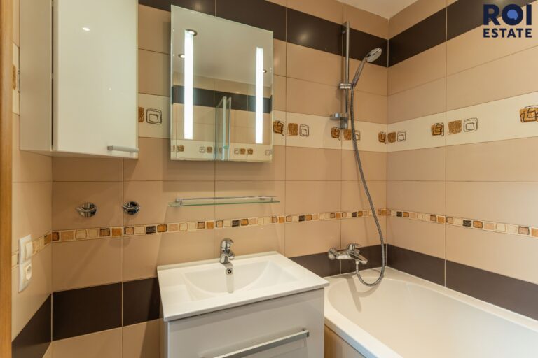 Světlý a útulný byt 3+1 s částečným vybavením a parkovacím stání – Praha 20 Horní Počernice, Pavlišovská