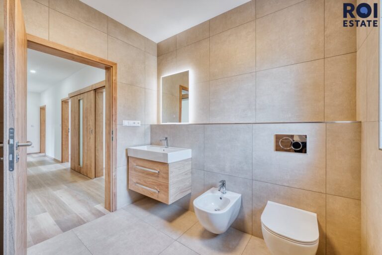 Prodej rodinného domu, celková ploha pozemku je 655 m2 , užitná plocha domu 133 m², Blažovice, Panská