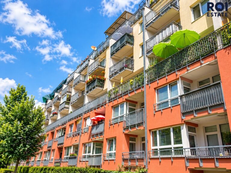 Stylové 2+kk s balkonem a garážovým stáním – Praha, Zakšínská
