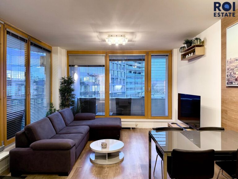 Pronájem vybaveného bytu 3+kk 85 m², Brno – Staré Brno s krásnou lodžií 11 m2, skladem 2,4m2 a parkováním  12m2