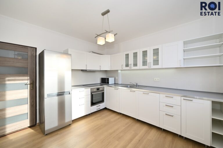 Pronájem bytu 2+1 58 m² s balkonem, Kladno – Kročehlavy
