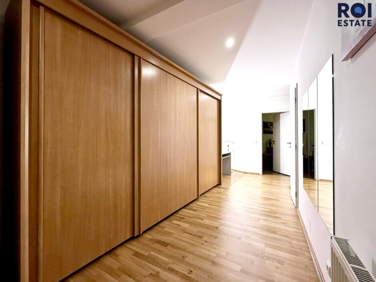 Pronájem vybaveného bytu 3+kk 85 m², Brno – Staré Brno s krásnou lodžií 11 m2, skladem 2,4m2 a parkováním  12m2
