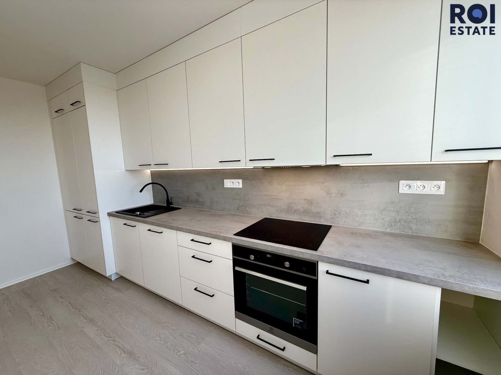 Moderní a světlý byt 3+1 , 68 m² po kompletní rekonstrukci s balkonem – Elplova 36, Brno