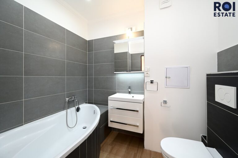 Pronájem bytu 2+1 58 m² s balkonem, Kladno – Kročehlavy